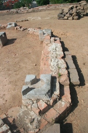 Khai quật đài thiên văn cổ duy nhất còn lại ở Việt Nam - 18 Khai quật đài thiên văn cổ duy nhất còn lại ở Việt Nam