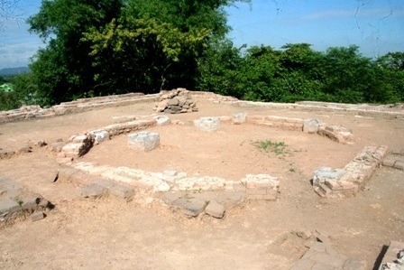 Khai quật đài thiên văn cổ duy nhất còn lại ở Việt Nam - 2 Khai quật đài thiên văn cổ duy nhất còn lại ở Việt Nam