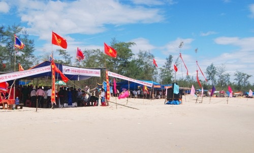 Toàn cảnh các trại đua thuyền của làng Mỹ Á