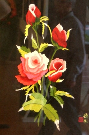 Bông hồng trắng và bông hồng đỏ ngày Vu lan