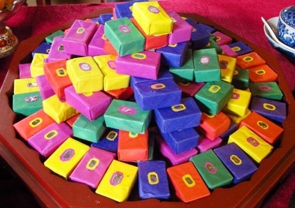 Bánh bài ngũ sắc