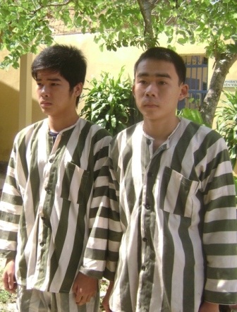 Tên Ngọc và Thắng tại cơ quan công an