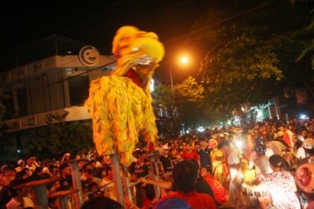 Kỳ lân Huế trong đêm trung thu