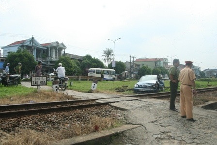 Con đường dân sinh cắt ngang đường sắt, nơi xảy ra vụ việc.