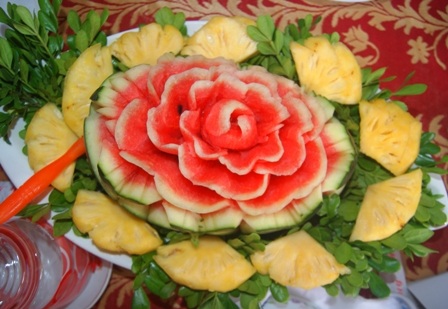 Xem các món ăn đầy "chất" 20/10 của phụ nữ Huế - 7 Gỏi dưa hấu - thơm - rau xanh