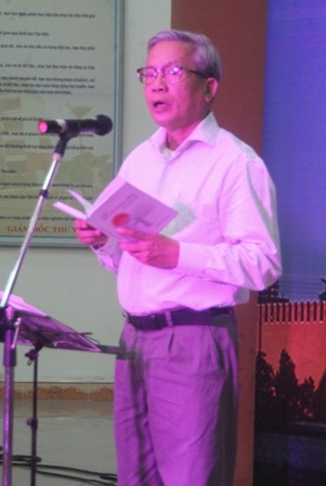 Nguyên Bộ trưởng Bộ Văn hóa Thông tin cũ - Nguyễn Khoa Điềm đọc thơ Nga