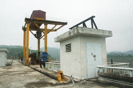 Các phòng máy đóng cửa im ỉm chờ... mưa