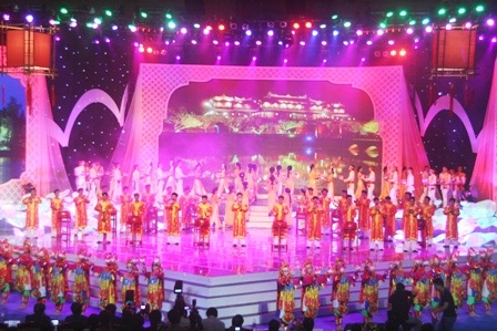 Hơn 10 triệu khách đến Bắc Trung bộ năm du lịch quốc gia 2012