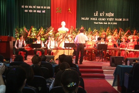 Rộn ràng ngày lễ tri ân thầy cô