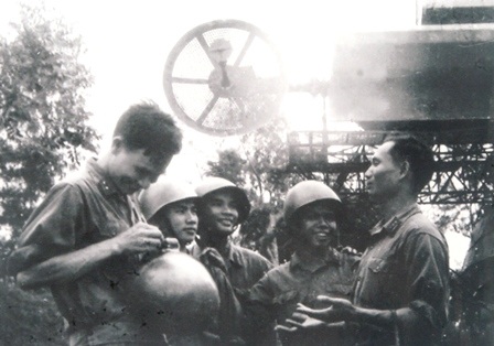 Tên lửa của ta bắn máy bay Mỹ