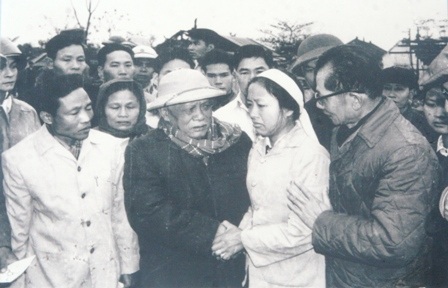 Giặc lái máy bay B52 bị quân ta bắt sống