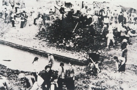 Quân dân thủ đô khắc phục hậu quả chiến tranh