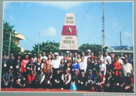 Các đại biểu 54 dân tộc Việt Nam thăm huyện đảo Trường Sa