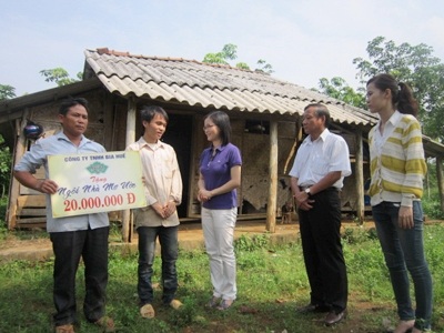 Bia Huế trao nhà tình nghĩa cho người nghèo ở tỉnh Quảng Trị