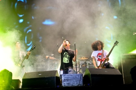 Hàng ngàn khán giả Huế bùng cháy trong đêm RockStorm - 24 Ca khúc