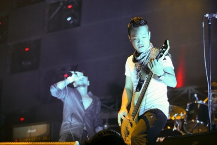 Hàng ngàn khán giả Huế bùng cháy trong đêm RockStorm - 8 Black Infinity với độ nặng cần có đã xuất hiện