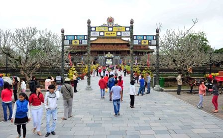 Phút lắng đọng cùng Huế ngày đầu nă