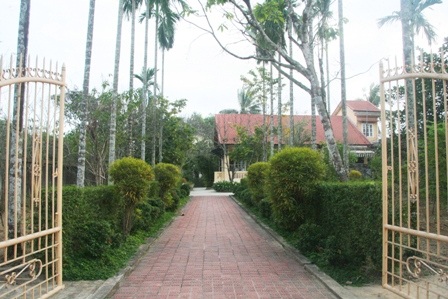 Cổng nhà Huế mở rộng cho những ai muốn vào tham quan