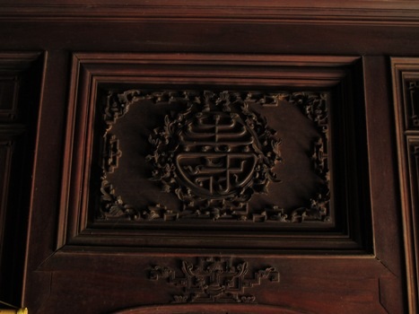 Họa tiết điêu khắc trên tường.