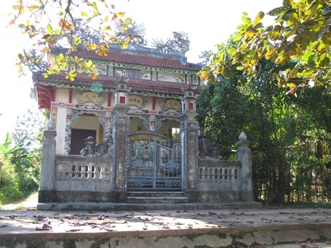 Đình làng, nhà thờ họ vẫn được lưu giữ