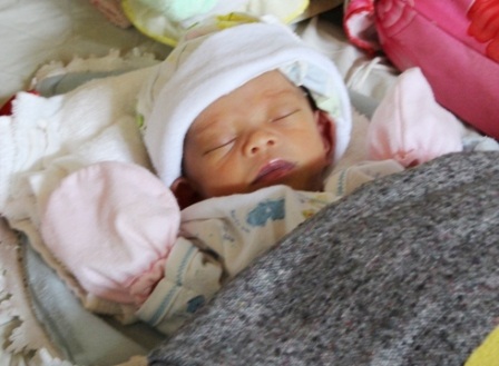 Cháu bé gái con chị Lộc đã rất khỏe sau ca mổ hiếm