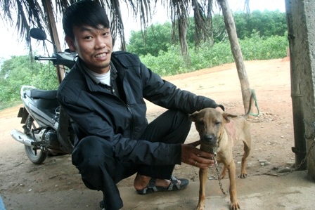Những chú chó Phú Quốc đầu tiên ở Huế - 3 Con Send với anh Rin. Đây là con chó được xem là đẹp nhất bầy chó Phú Quốc của anh Rin đang có