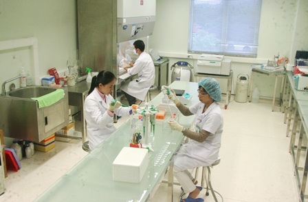 Xúc động lễ tưởng niệm bác sĩ tử vì... nghiệp - 7 BS.Carlo Urbani - người đã hy sinh vì SARS cho Việt Nam