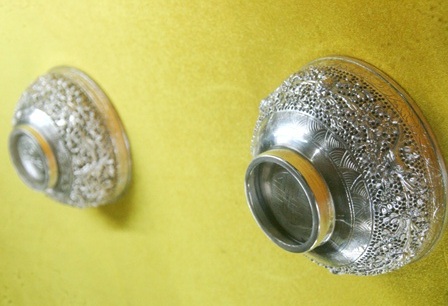Chiêm ngưỡng những cổ vật quý giá ở cung đình triều Nguyễn - 7 Chén rất tinh xảo, có tác dụng trừ độc vì làm bằng bạc nguyên chất