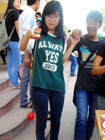 Bạn trẻ cố đô khám phá Ngày hội văn hóa Nhật Bản - 3 Khó khăn khi chơi Kendama