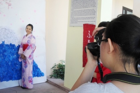 Bạn trẻ cố đô khám phá Ngày hội văn hóa Nhật Bản - 6 Tranh thủ ghi lại những tấm hình đẹp