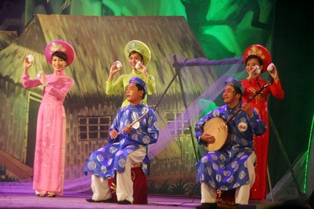 Liên hoan dân ca Việt Nam - Bắc Trung bộ nhiều đặc sắc - 4 Điệu hò giã gạo rất vui tươi, nghịch ngợm ở đất cố đô