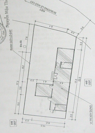 Bia cổ ngoài vùng di tích "kêu cứu" - 3 Giấy phép xây dựng lô đất mới của ông Bình nằm sát liền bia đá