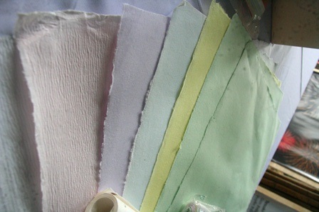 Loại giấy dùng để xếp thành búp bê