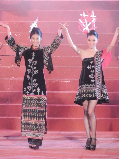 Vẻ đẹp mặn mà của Ngọc Hân, Hoàng Anh