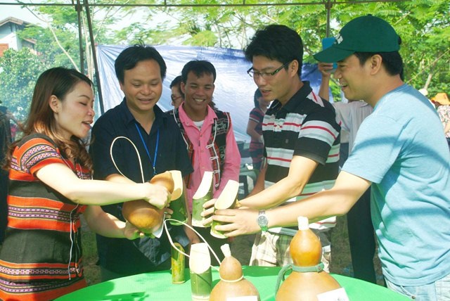 Khám phá nét đẹp hoang sơ A Lưới - 16 Nào ta cùng vui