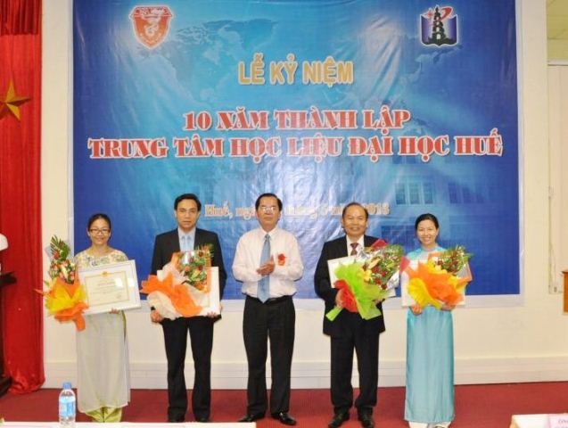 Kỷ niệm 10 năm thành lập Trung tâm học liệu Đại học Huế - 1 Kỷ niệm 10 năm thành lập Trung tâm học liệu Đại học Huế