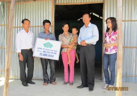 Huda tiếp tục đồng hành cùng miền Trung yêu thương - 3 Vòng chung kết giải bóng đá sinh viên tranh cup Huda lần thứ VII năm 2013 được tổ chức tại Nghệ An.