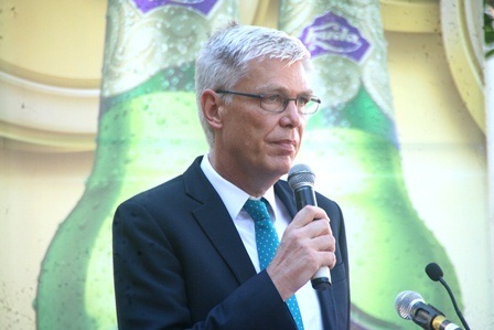 Bia Huế ra mắt dòng sản phẩm cao cấp mới - 1 Ngài John Nielsen, Đại sứ Vương quốc Đan Mạch tại Việt Nam