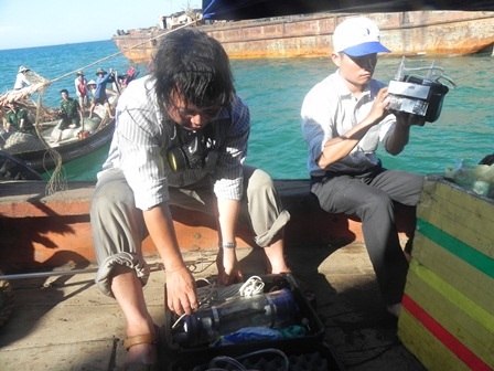 Vụ 4 thợ lặn tử vong: Đưa thi thể cuối cùng ra khỏi khoang tàu