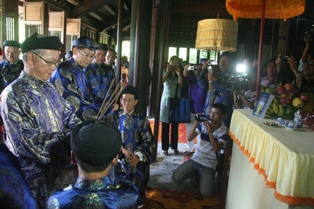 400 năm ngày mất vị chúa Nguyễn đầu tiên có công mở cõi - 10 Chuẩn bị phần dâng hương lên chúa