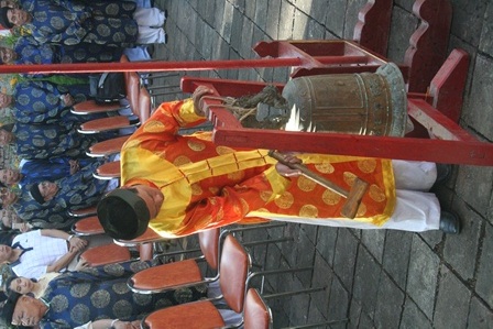 400 năm ngày mất vị chúa Nguyễn đầu tiên có công mở cõi - 8 Chiêng trống nổi lên