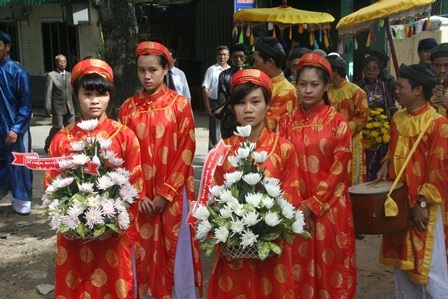 Lễ kỷ niệm 113 ngày sinh vua Duy Tân - 2 Đoàn rước với nghi thức cung đình