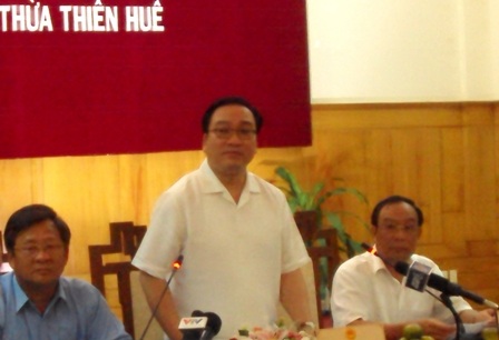 Di dời hàng ngàn người dân trong đêm tránh "siêu bão" - 3 Di dời hàng ngàn người dân trong đêm tránh siêu bão