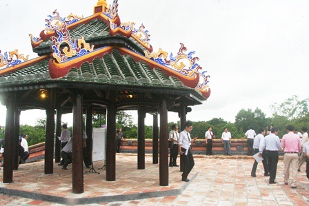 Trùng tu thành công Đài thiên văn cổ duy nhất còn lại ở Việt Nam - 12 Hướng nhìn ra núi ở hướng Tây thành phố Huế từ đài