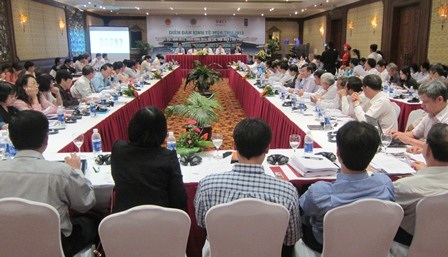 Kinh tế Việt Nam vẫn đang lộ trình “xuống đáy” - 2 Kinh tế Việt Nam vẫn đang lộ trình “xuống đáy”