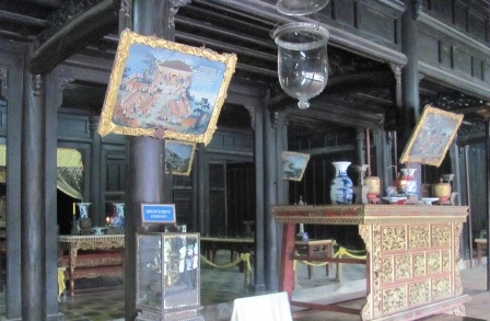 Trộm đột nhập Lăng vua Tự Đức, khoắng nhiều cổ vật giá trị - 1 Điện Hòa Khiêm nơi bị mất cổ vật sáng 8/11