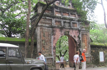 Trộm đột nhập Lăng vua Tự Đức, khoắng nhiều cổ vật giá trị - 2 Lăng Tự Đức vẫn được hoạt động bình thường