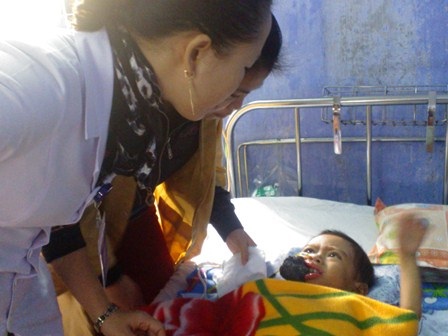 Khối u trên miệng cháu Huy đã đỡ hơn - 1 Khối u trên miệng cháu Huy đã đỡ hơn