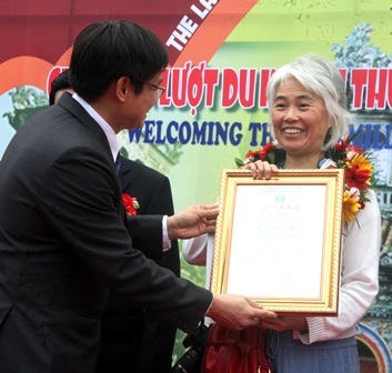 Cố đô Huế đón du khách thứ 2 triệu trong năm 2013