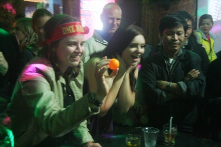 Những trò chơi hấp dẫn du khách trong suốt cả tối